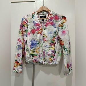 H&M Pattern Zip-Up Blouse